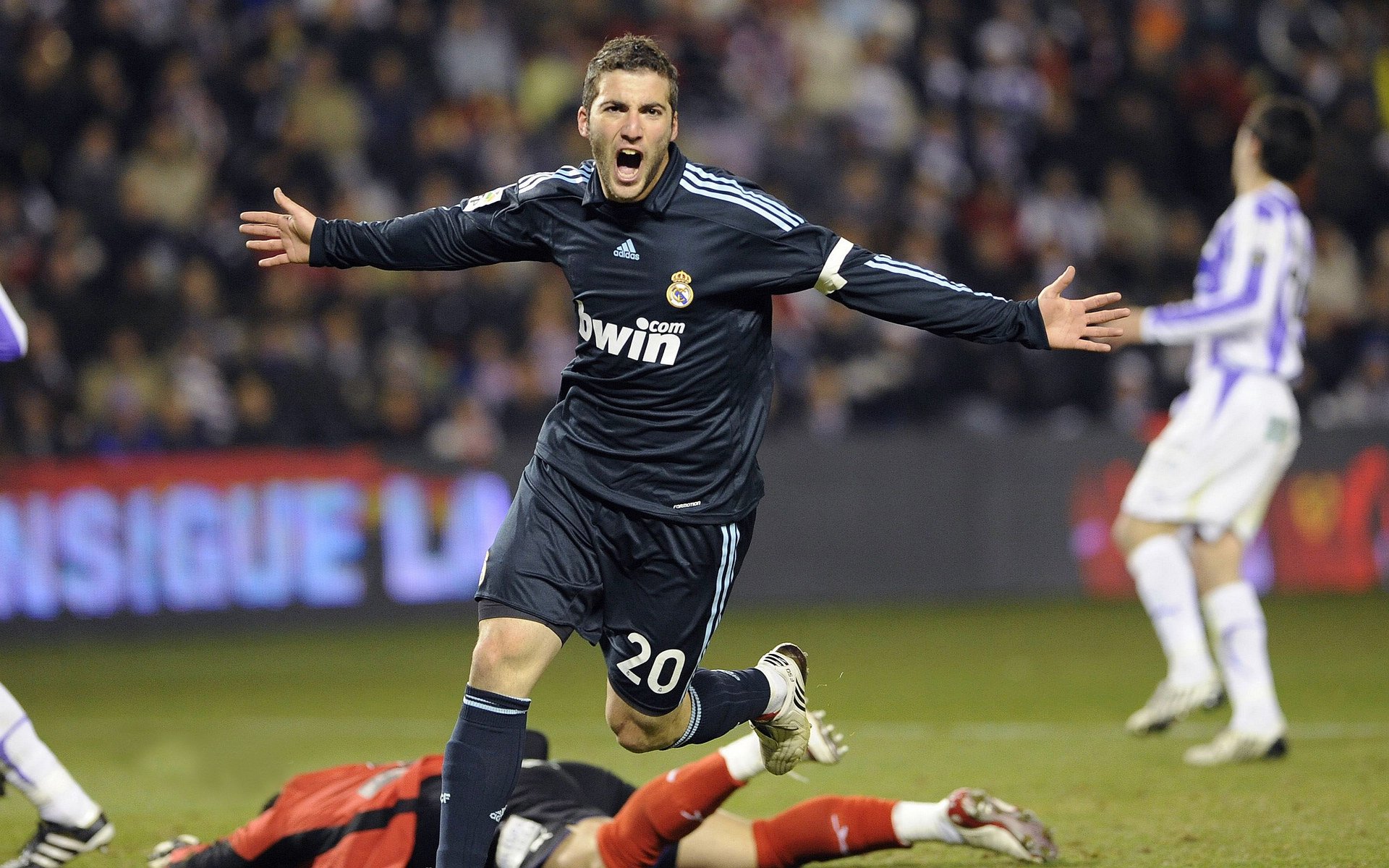 中国足球俱乐部财政健康持续改善，中国足球俱乐部盈利